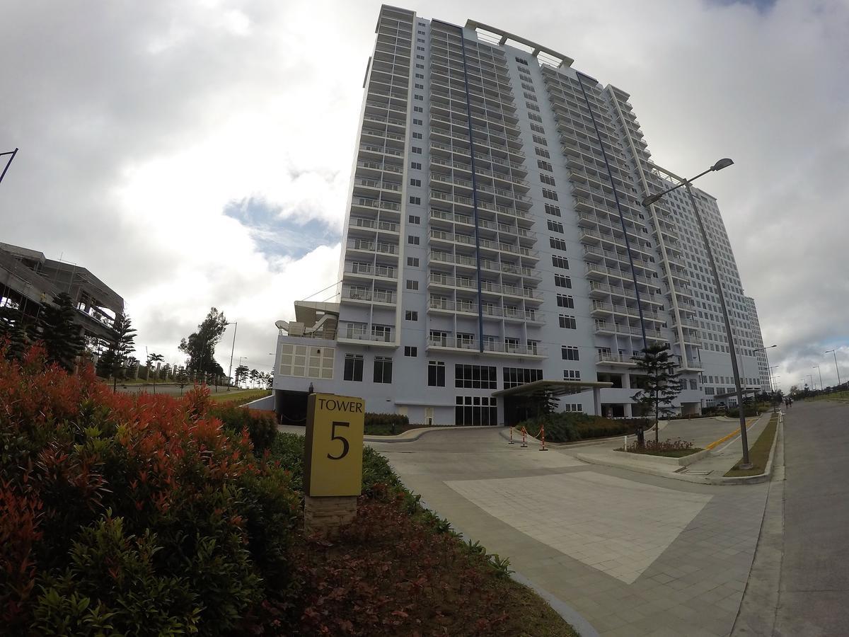 Wind Residence Condo - Tagaytay By Jaderooms Tagaytay City Exterior photo